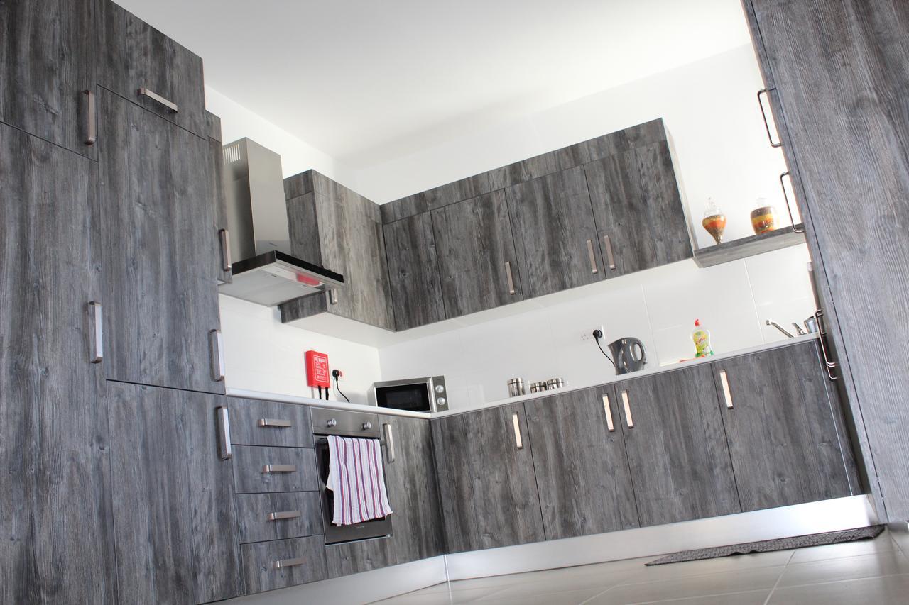 Centre Point Apartment Msida Bagian luar foto