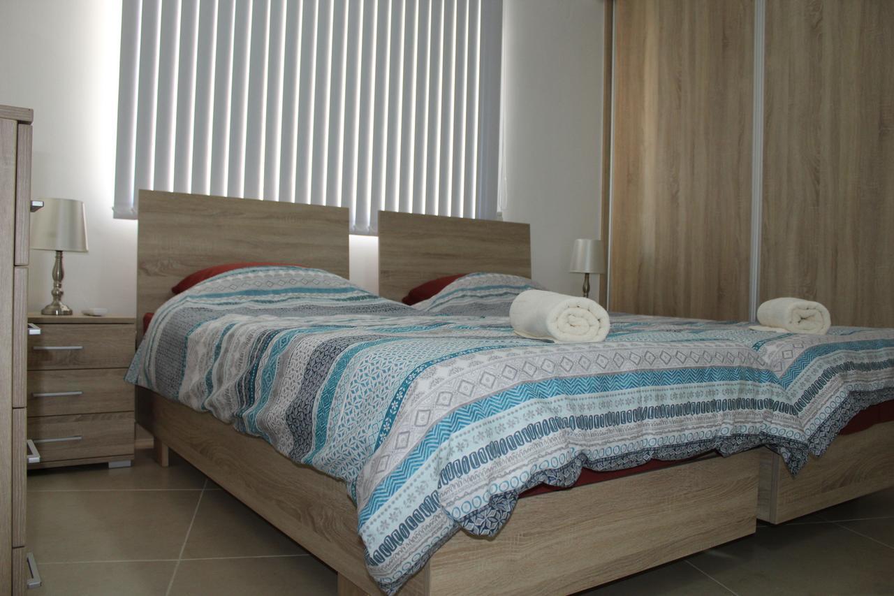 Centre Point Apartment Msida Bagian luar foto