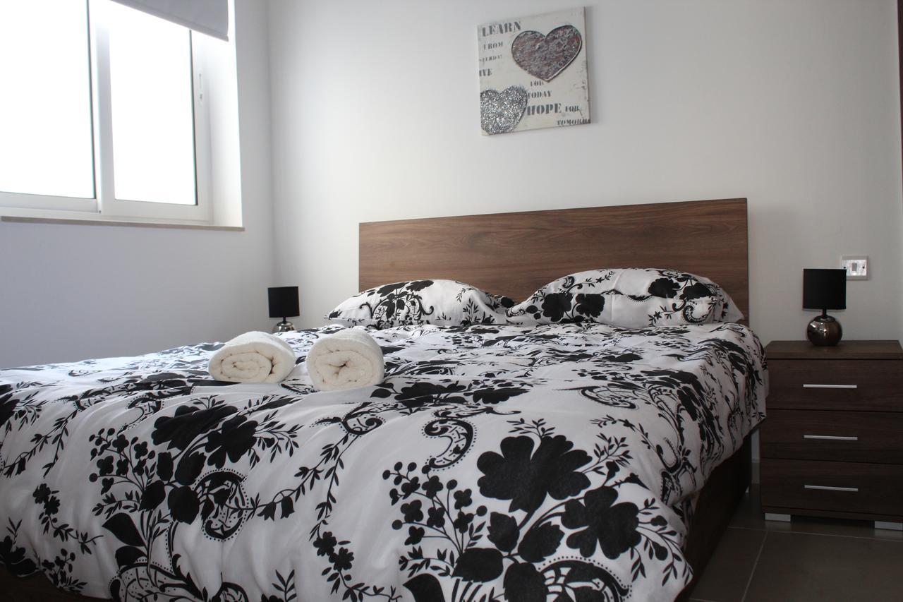 Centre Point Apartment Msida Bagian luar foto