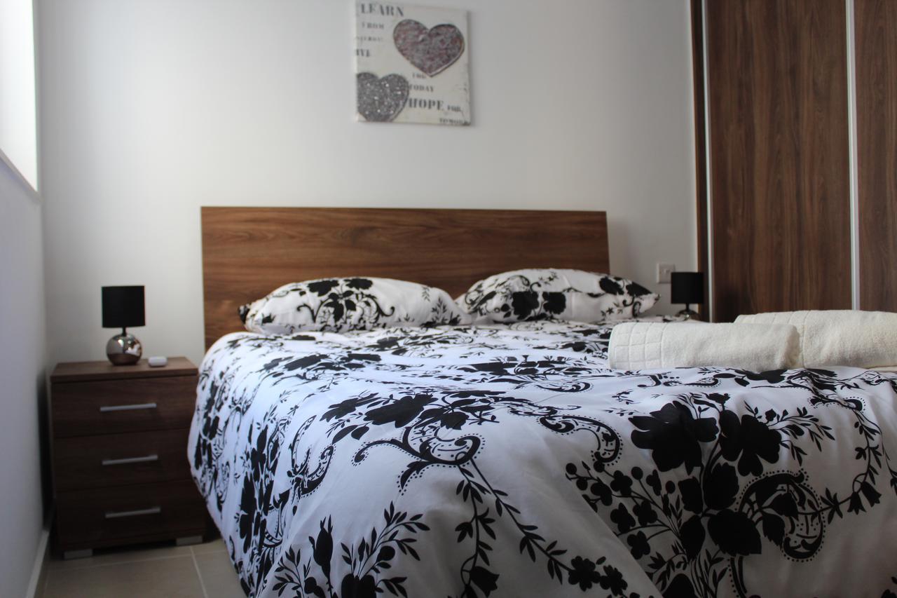 Centre Point Apartment Msida Bagian luar foto
